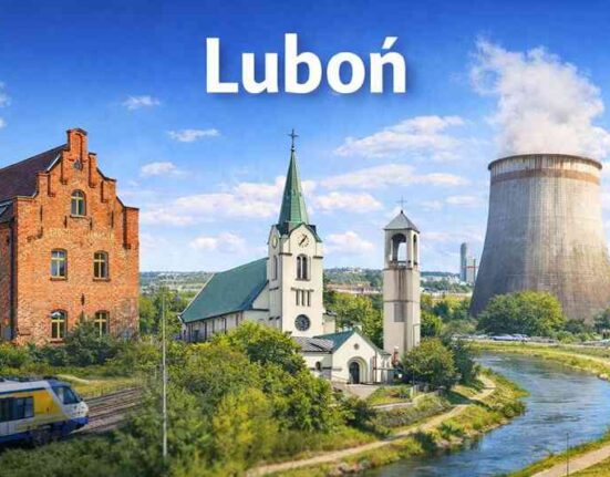 Luboń koło Poznania – panorama miasta, kościół i rzeka Warta, w tle obiekty przemysłowe